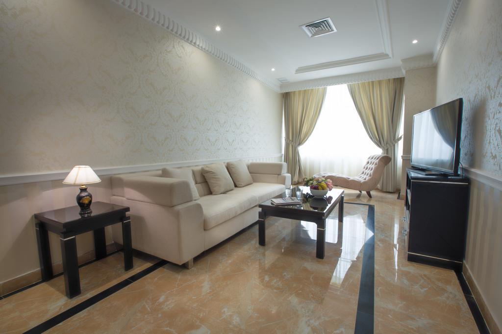 Sara Plaza (Adults Only) Aparthotel Kuwait City Room photo