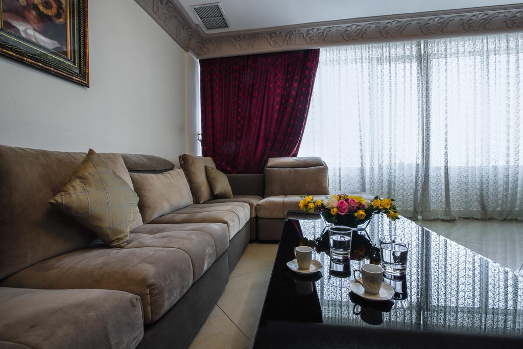 Sara Plaza (Adults Only) Aparthotel Kuwait City Exterior photo