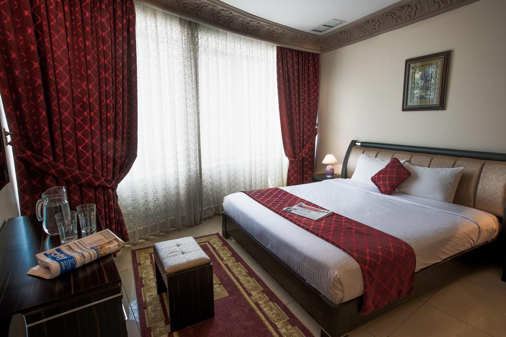 Sara Plaza (Adults Only) Aparthotel Kuwait City Room photo